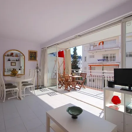Lets Holidays Elsa Apartment