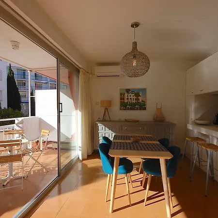 Lets Holidays Elsa Apartment
