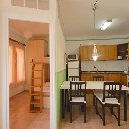 Lets Holidays Elsa Apartment *