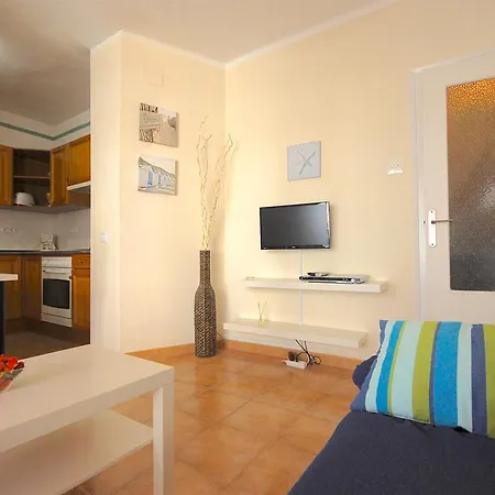 Lets Holidays Elsa Apartment Tossa de Mar